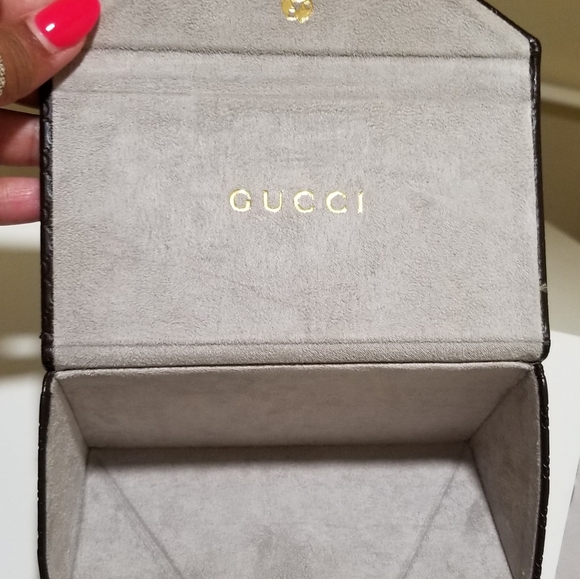 *LIKE NEW* Gucci Sunglasses - Picture 5 of 9